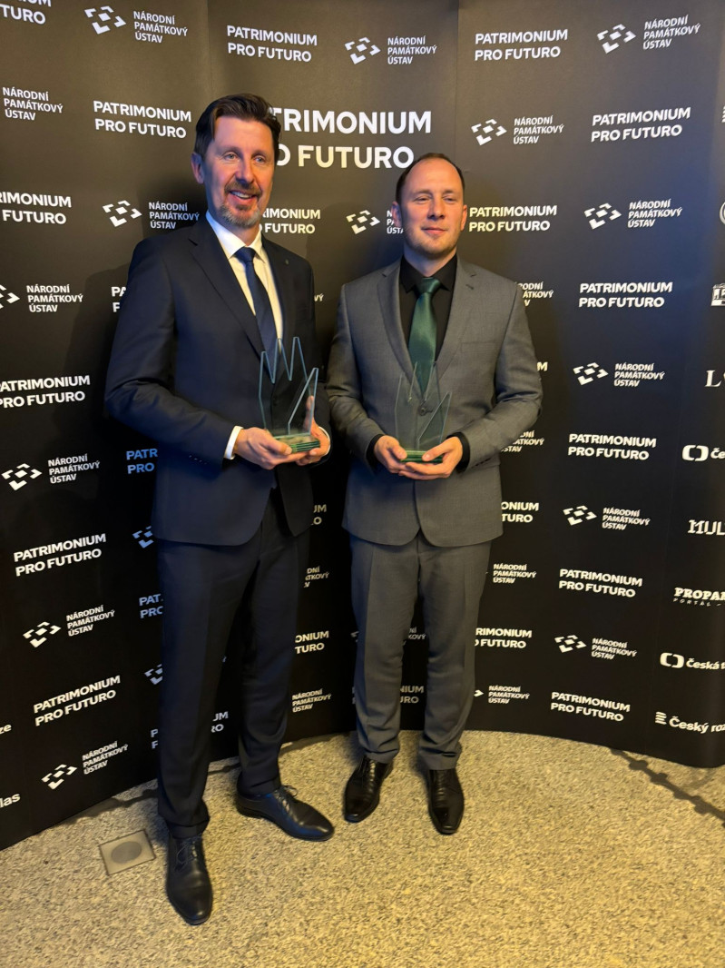 Archeolog Aleš Hoch (vpravo) a starost města Třebíč Pavel Pacal (vlevo)